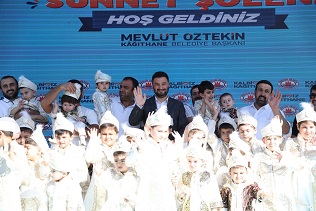 KÂĞITHANE’DE SÜNNET MUTLULUĞU ŞÖLENLE TAÇLANDI